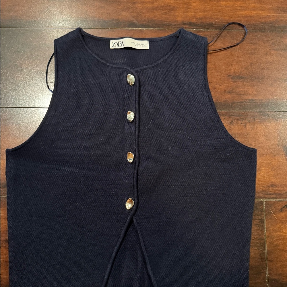 Zara Navy Sleeveless Button-Up Crop Top
